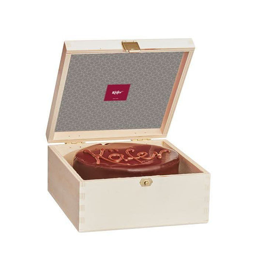 Schokoladentorte in der Holzbox