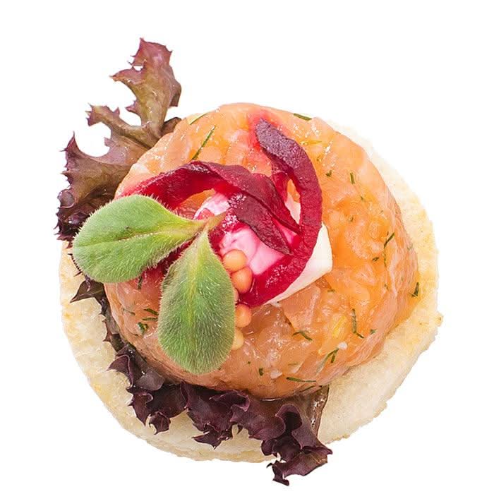 Hausgemachtes Lachstatar Canapé - Feinkost Catering