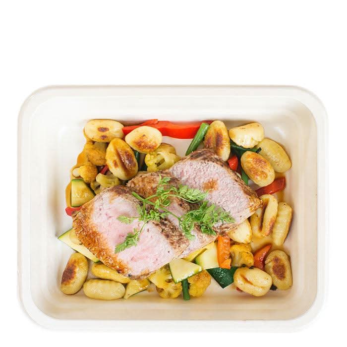 Rosa gebratenes Kalbsrückensteak