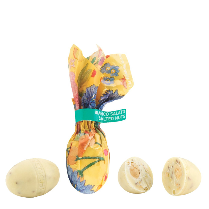 Weiße Mini Ostereier mit gesalzenen Nüssen