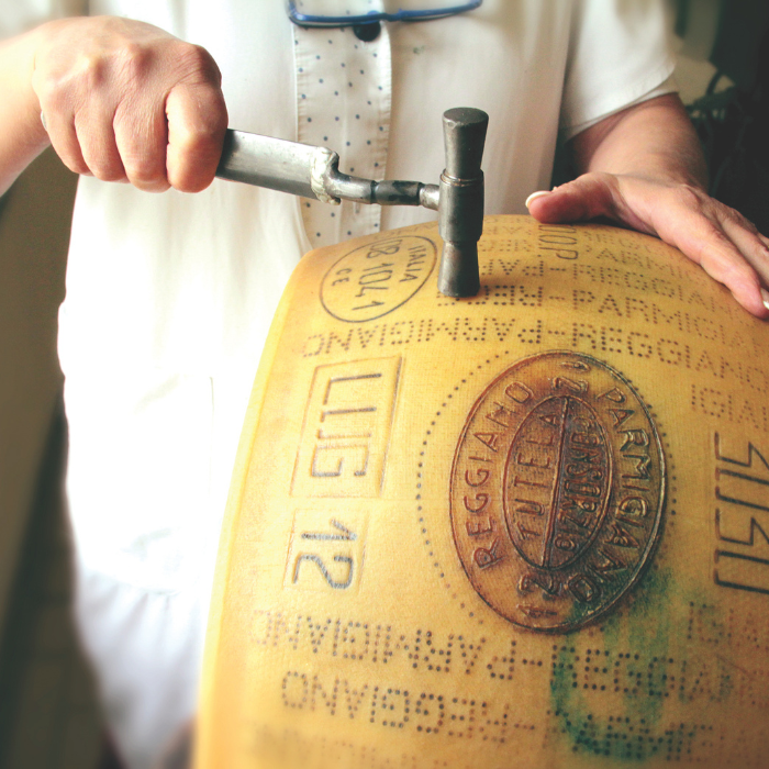 Parmigiano Reggiano, mind. 24 Monate gereift