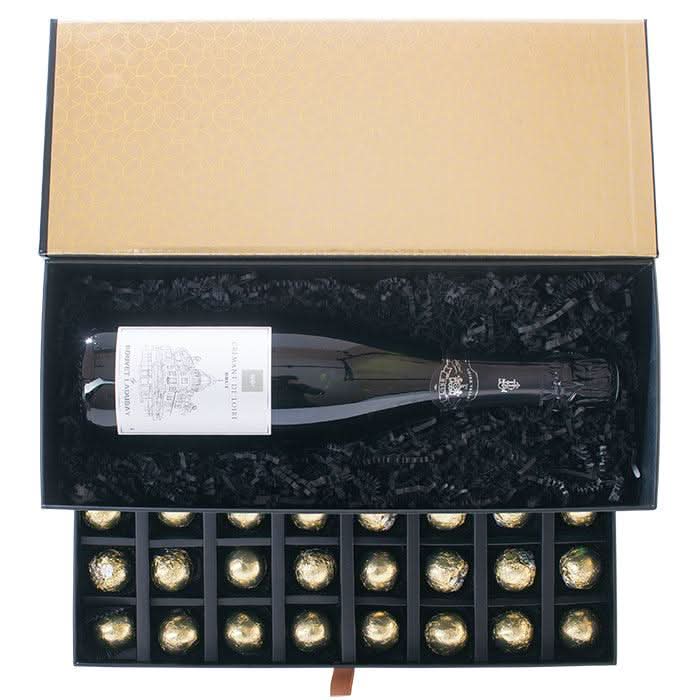 Geschenkbox mit Käfer Crémant Brut und Pralinen -