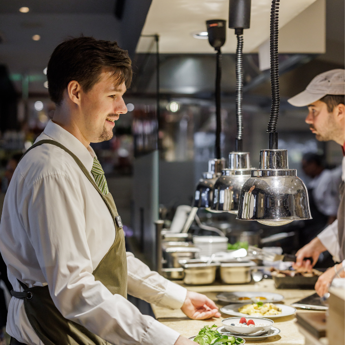 25.11.26 | X-Mas-Abend: Kulinarische Weihnachten im Käfer Bistro